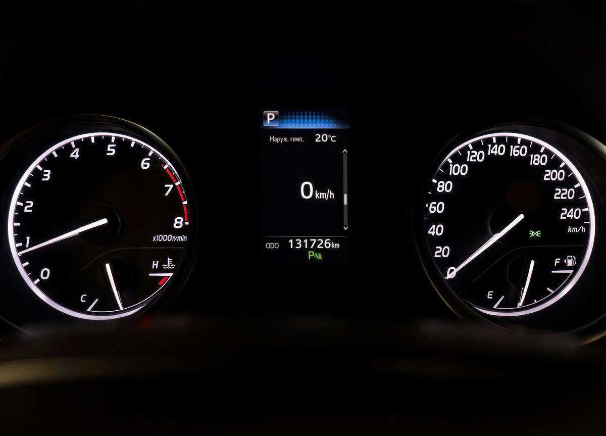 Toyota Camry с пробегом — 2018 год. Фото: #9