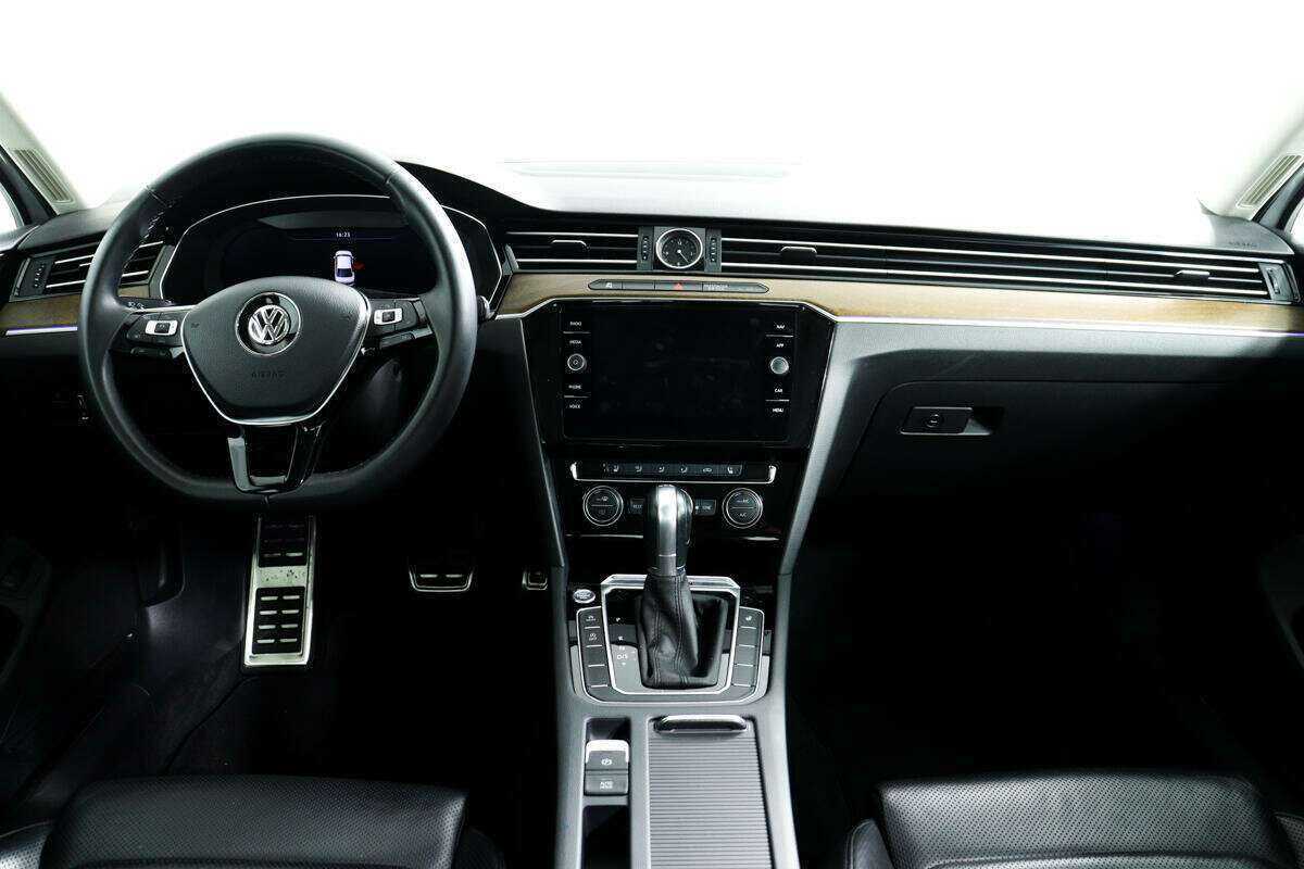 Volkswagen Passat с пробегом — 2018 год. Фото: #9