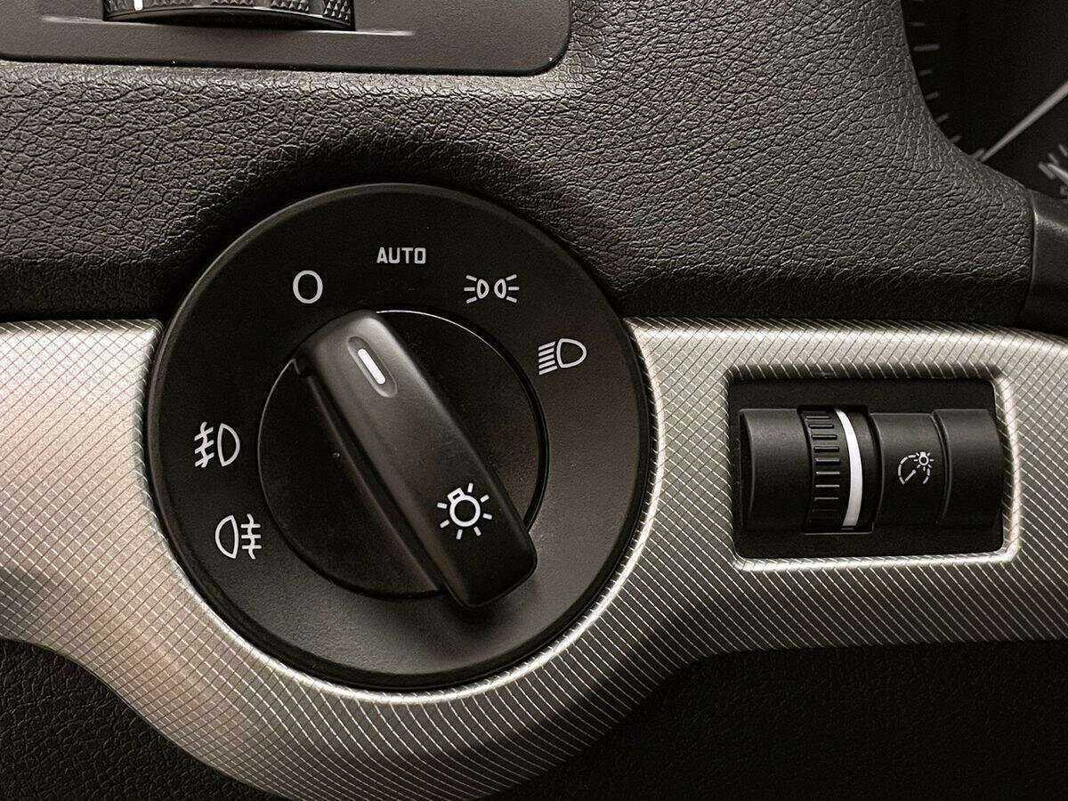 Skoda Octavia с пробегом — 2012 год. Фото: #12