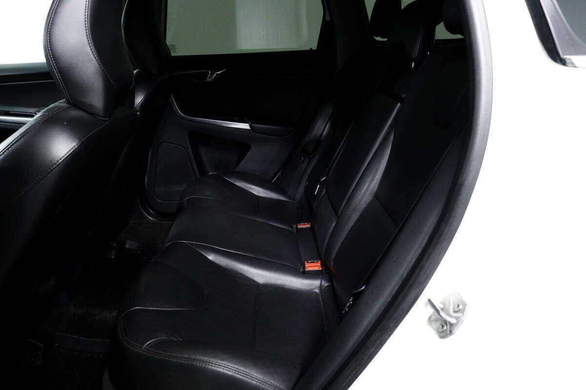 Volvo XC60 с пробегом — 2016 год. Фото: #11