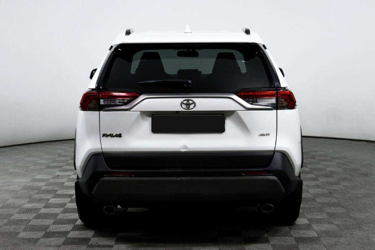 Toyota RAV4 с пробегом — 2020 год. Фото: #5