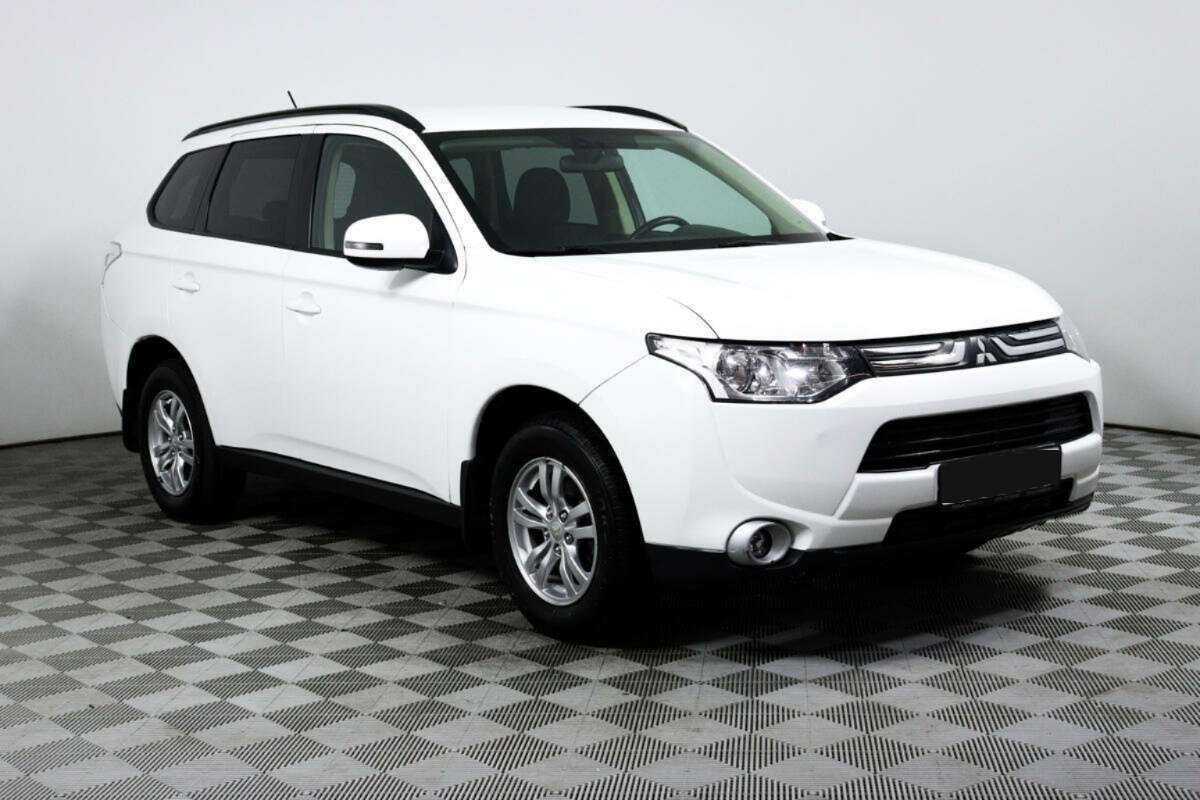 Mitsubishi Outlander с пробегом — 2013 год. Фото: #2
