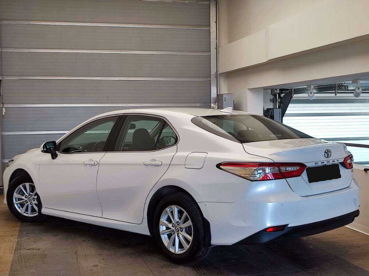 Toyota Camry с пробегом — 2018 год. Фото: #5