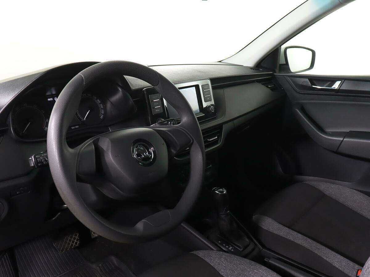 Skoda Rapid с пробегом — 2021 год. Фото: #12