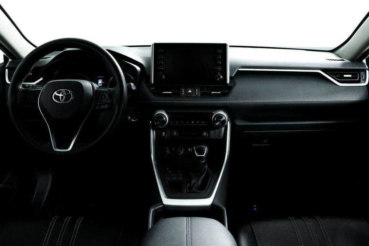 Toyota RAV4 с пробегом — 2020 год. Фото: #10