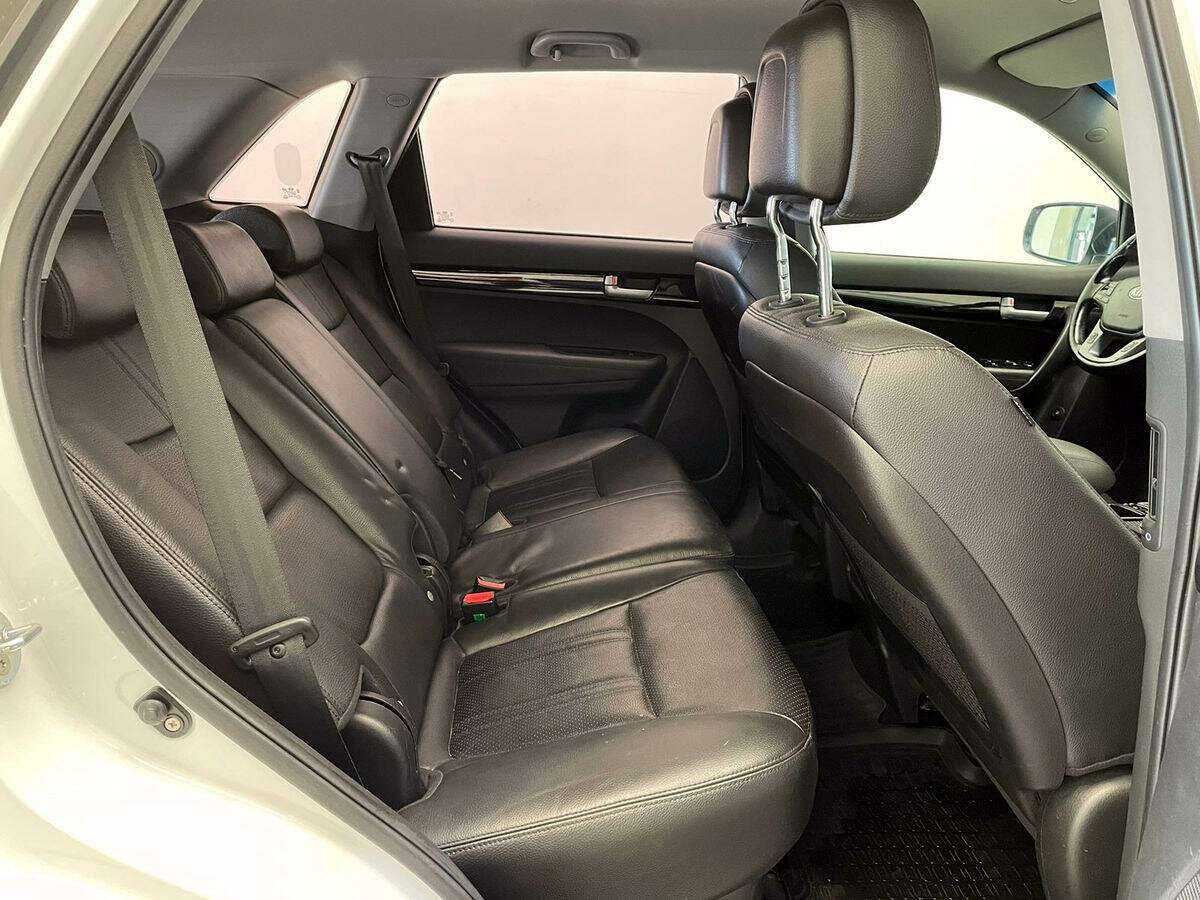 Kia Sorento с пробегом — 2015 год. Фото: #6