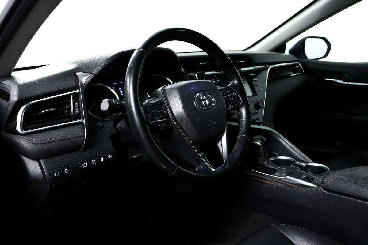 Toyota Camry с пробегом — 2019 год. Фото: #12