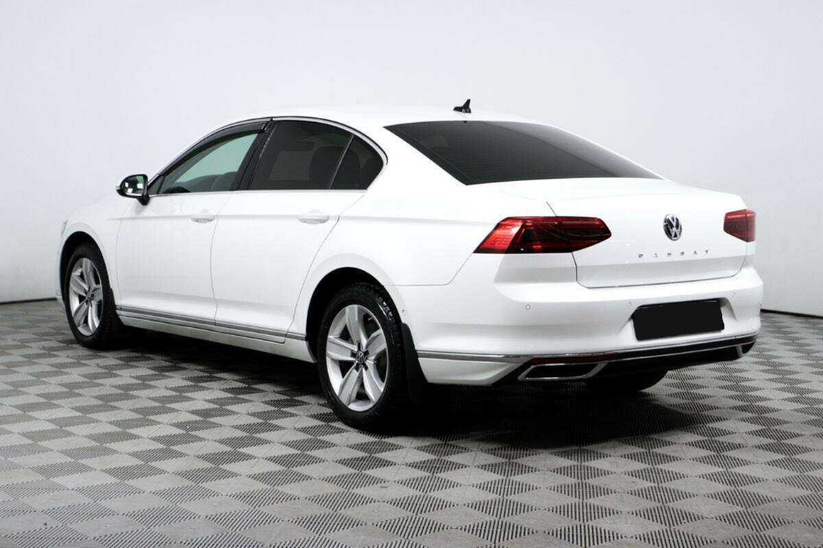 Volkswagen Passat с пробегом — 2020 год. Фото: #6