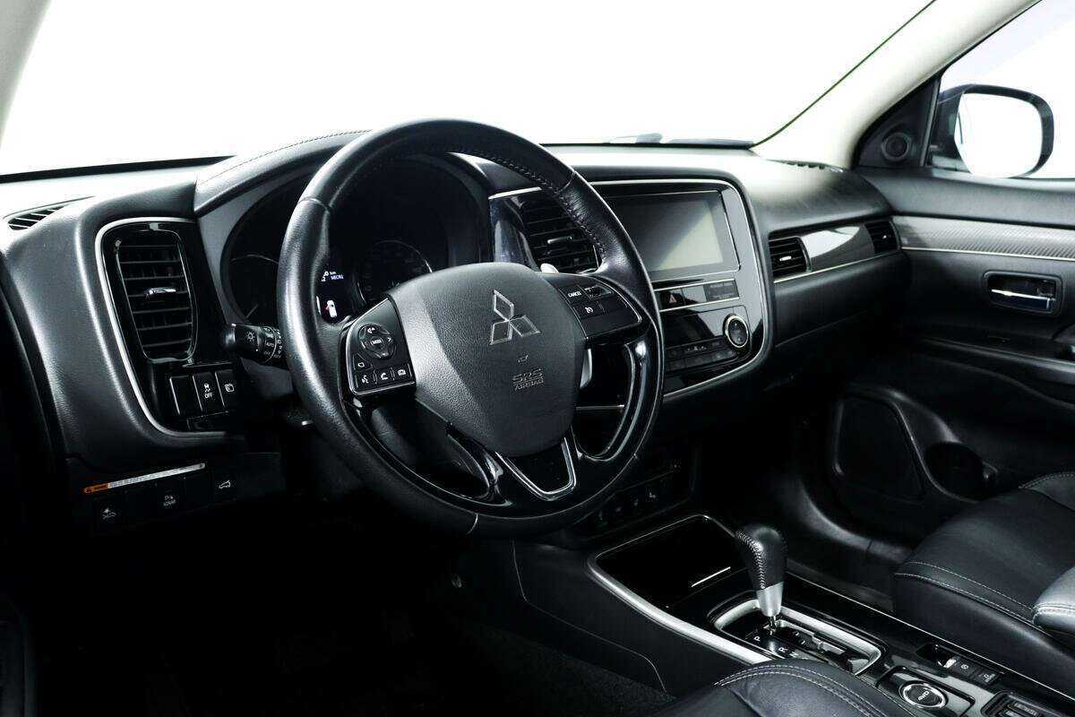 Mitsubishi Outlander с пробегом — 2019 год. Фото: #12