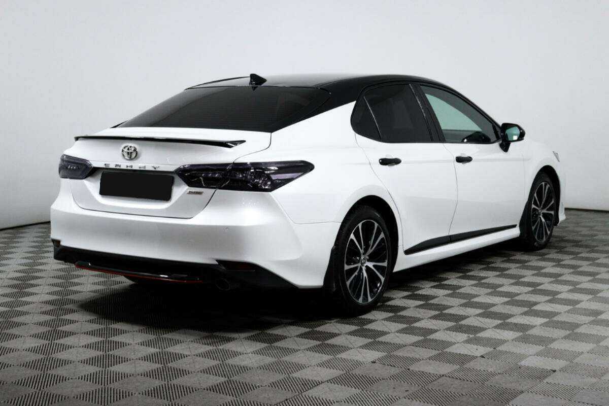 Toyota Camry с пробегом — 2021 год. Фото: #4