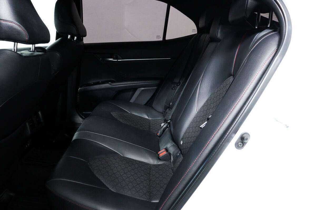 Toyota Camry с пробегом — 2021 год. Фото: #11