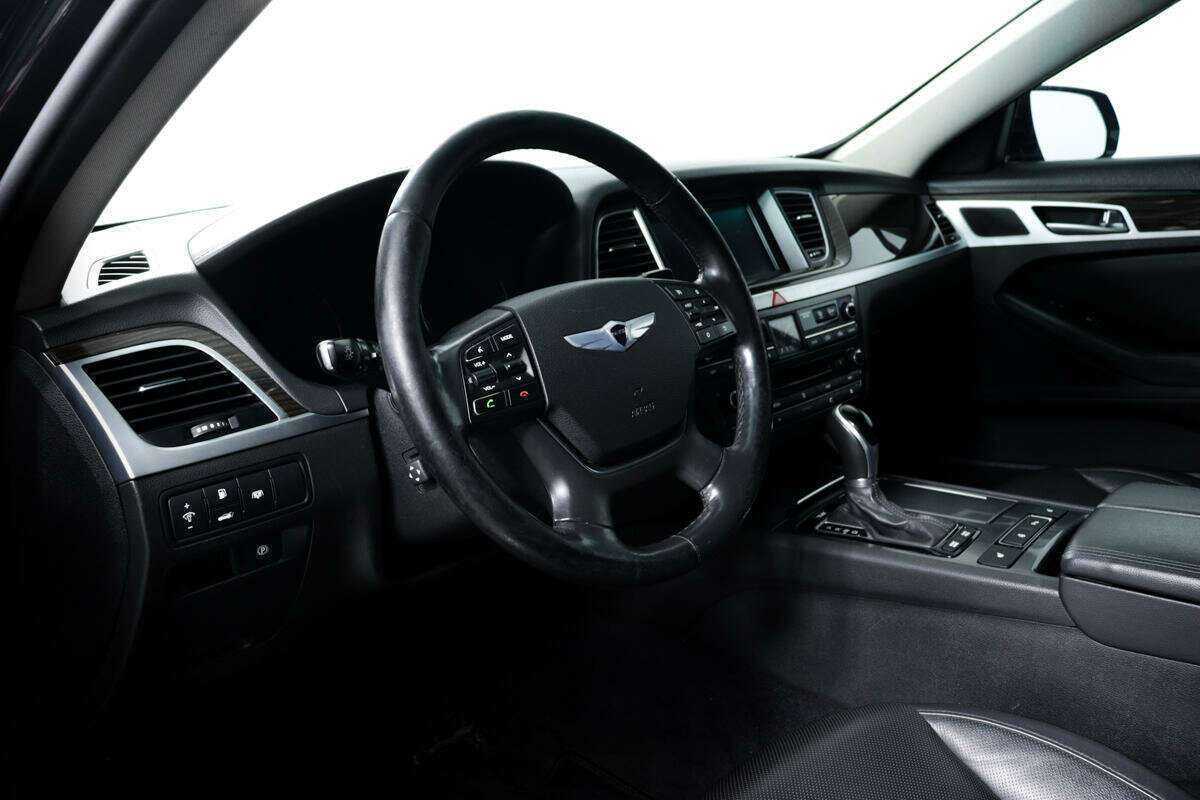 Hyundai Genesis с пробегом — 2016 год. Фото: #12