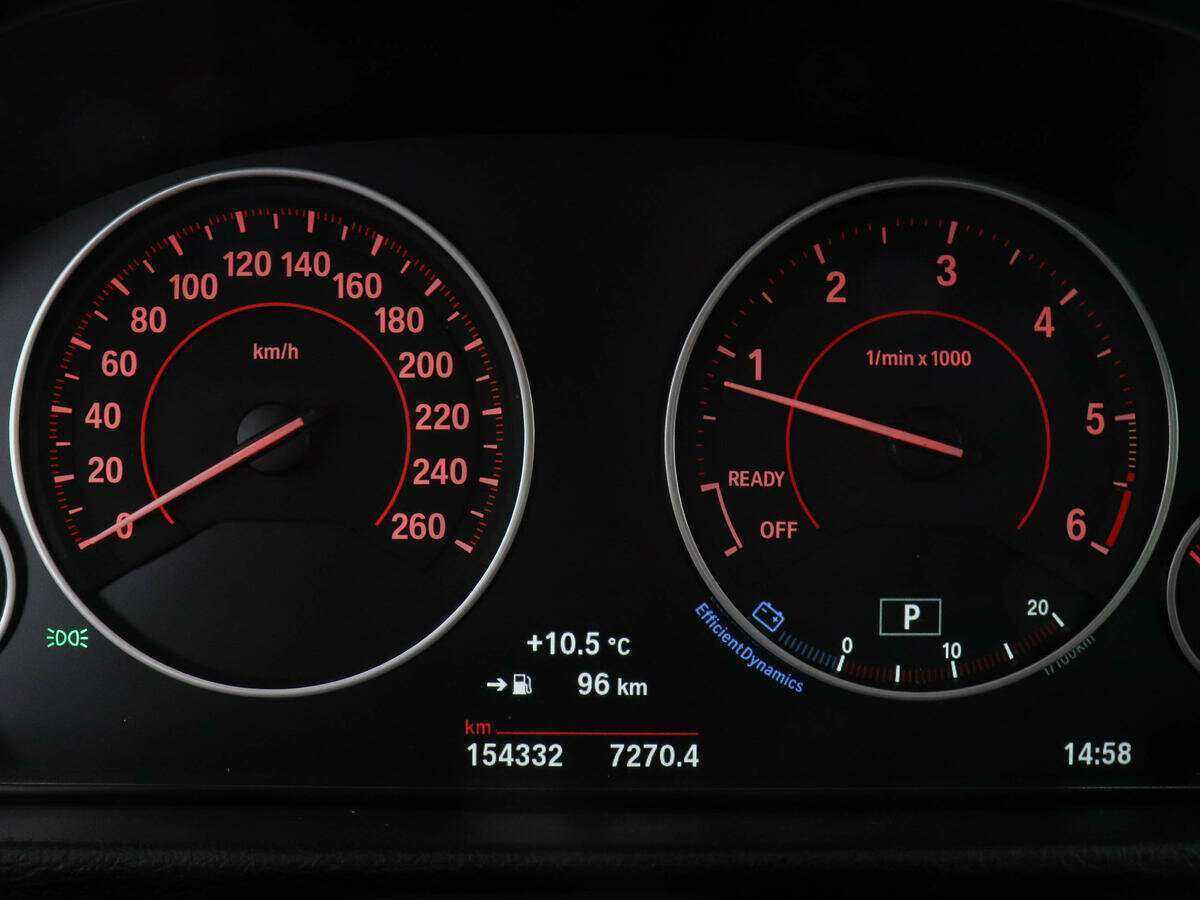 BMW 3 серии с пробегом — 2017 год. Фото: #7