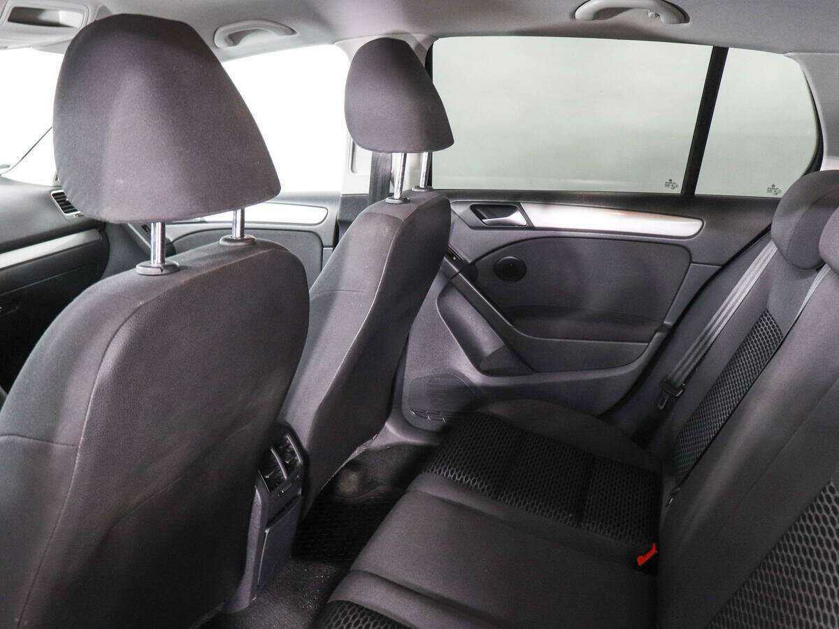 Volkswagen Golf с пробегом — 2012 год. Фото: #7