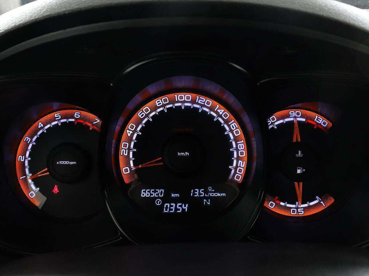 Lada (ВАЗ) Vesta с пробегом — 2019 год. Фото: #10