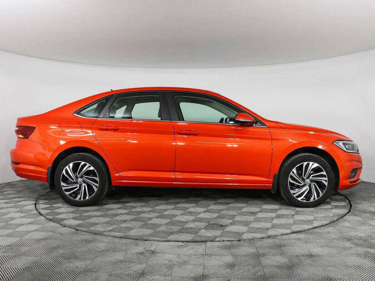 Volkswagen Jetta с пробегом — 2019 год. Фото: #3