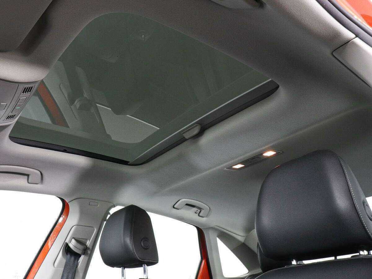 Volkswagen Jetta с пробегом — 2019 год. Фото: #13