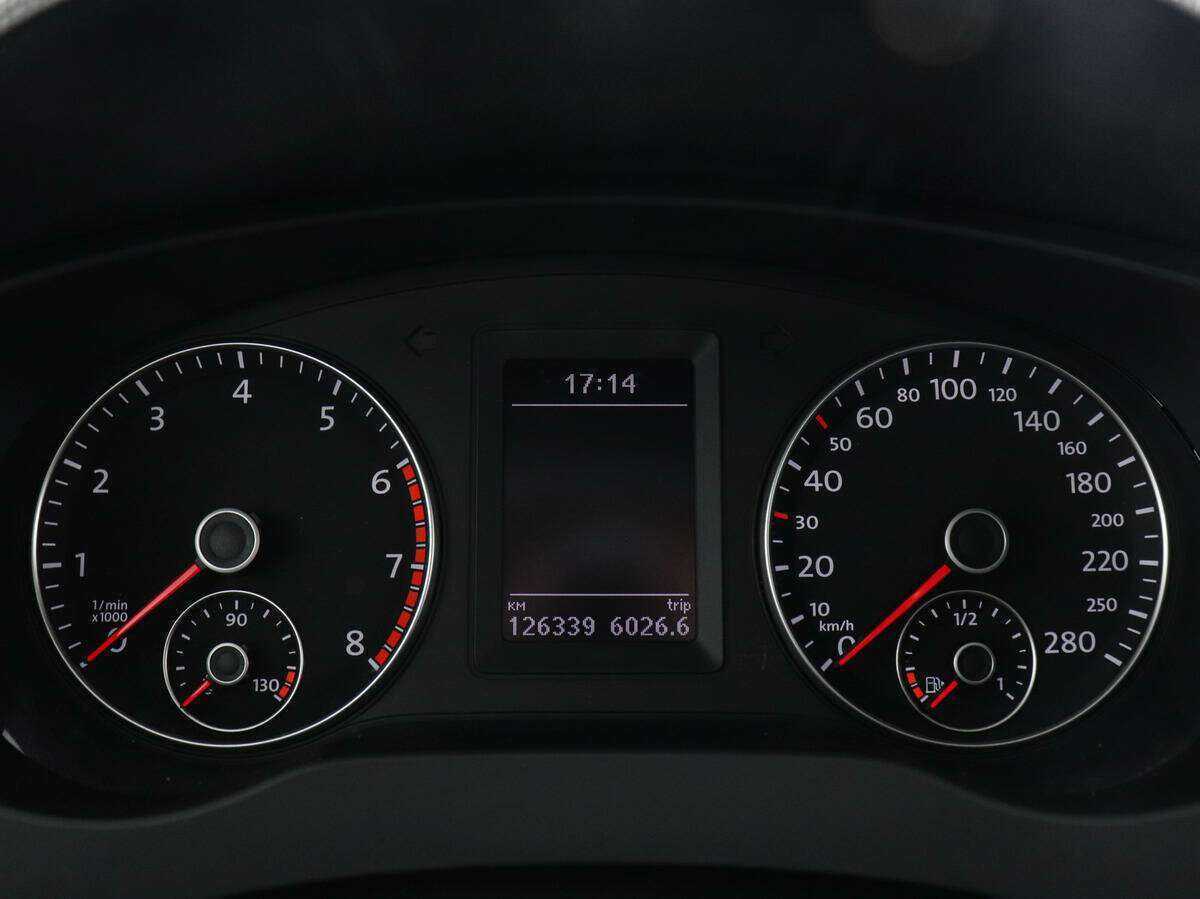 Volkswagen Jetta с пробегом — 2013 год. Фото: #9