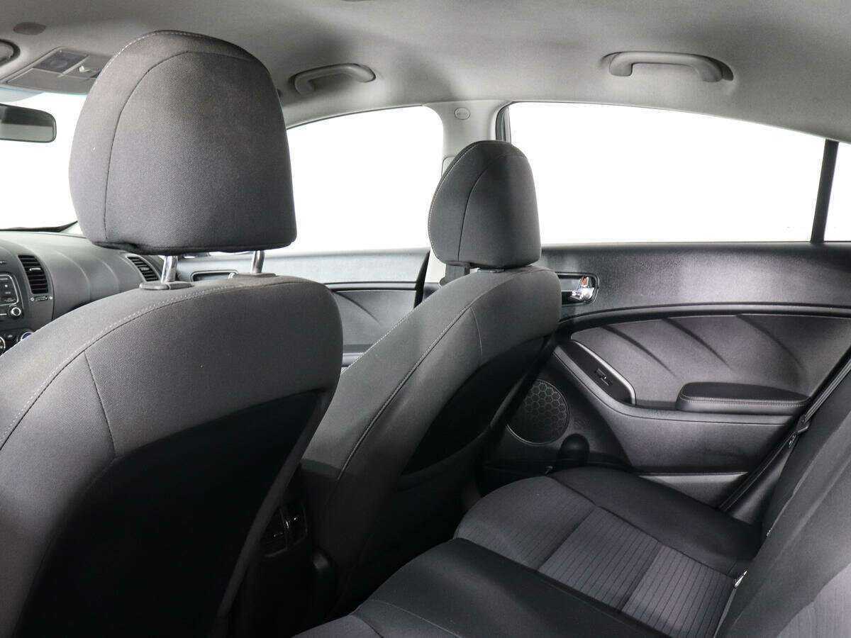 Kia Cerato с пробегом — 2014 год. Фото: #10