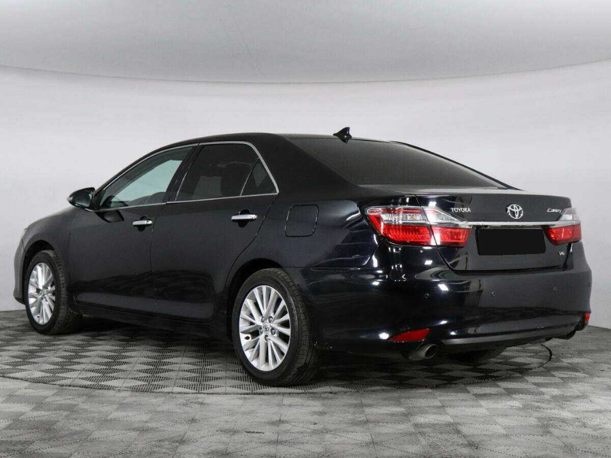 Toyota Camry с пробегом — 2015 год. Фото: #6