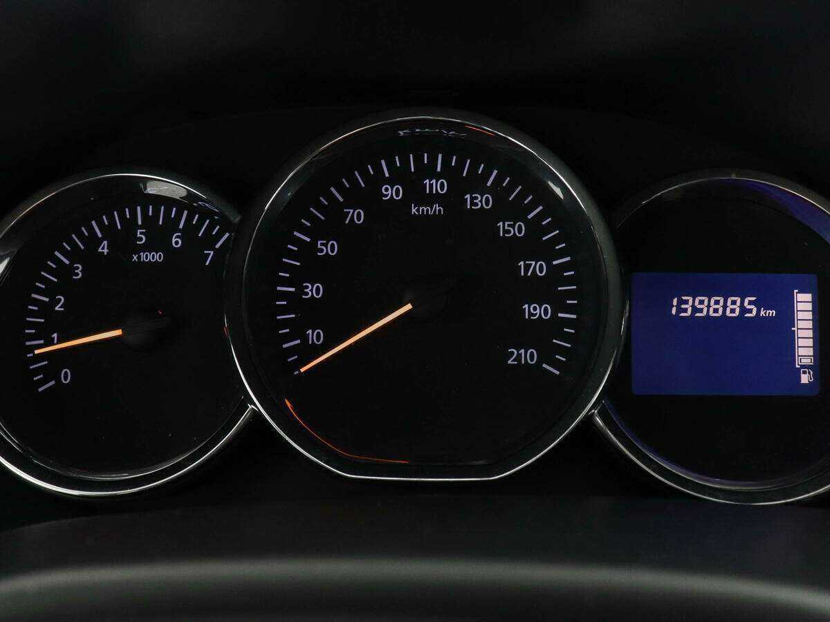 Renault Logan с пробегом — 2014 год. Фото: #6