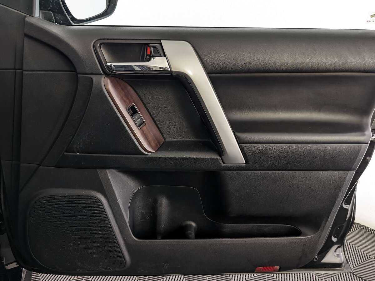 Toyota Land Cruiser Prado с пробегом — 2016 год. Фото: #18