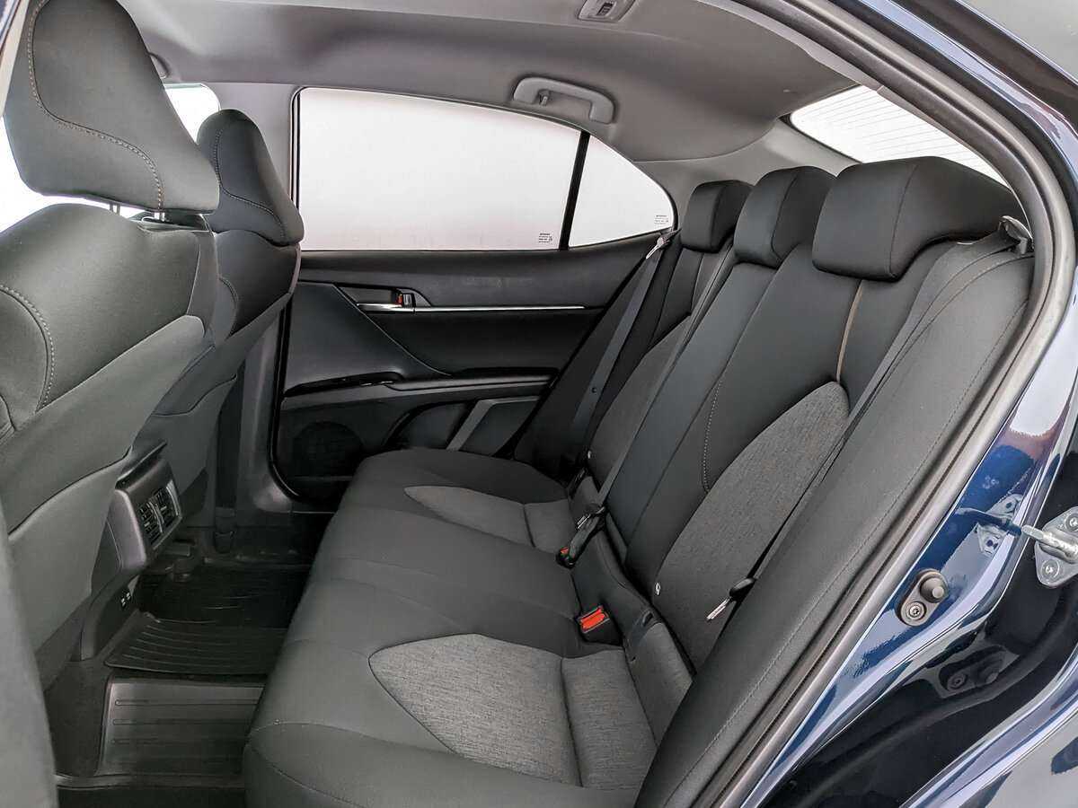 Toyota Camry с пробегом — 2020 год. Фото: #9
