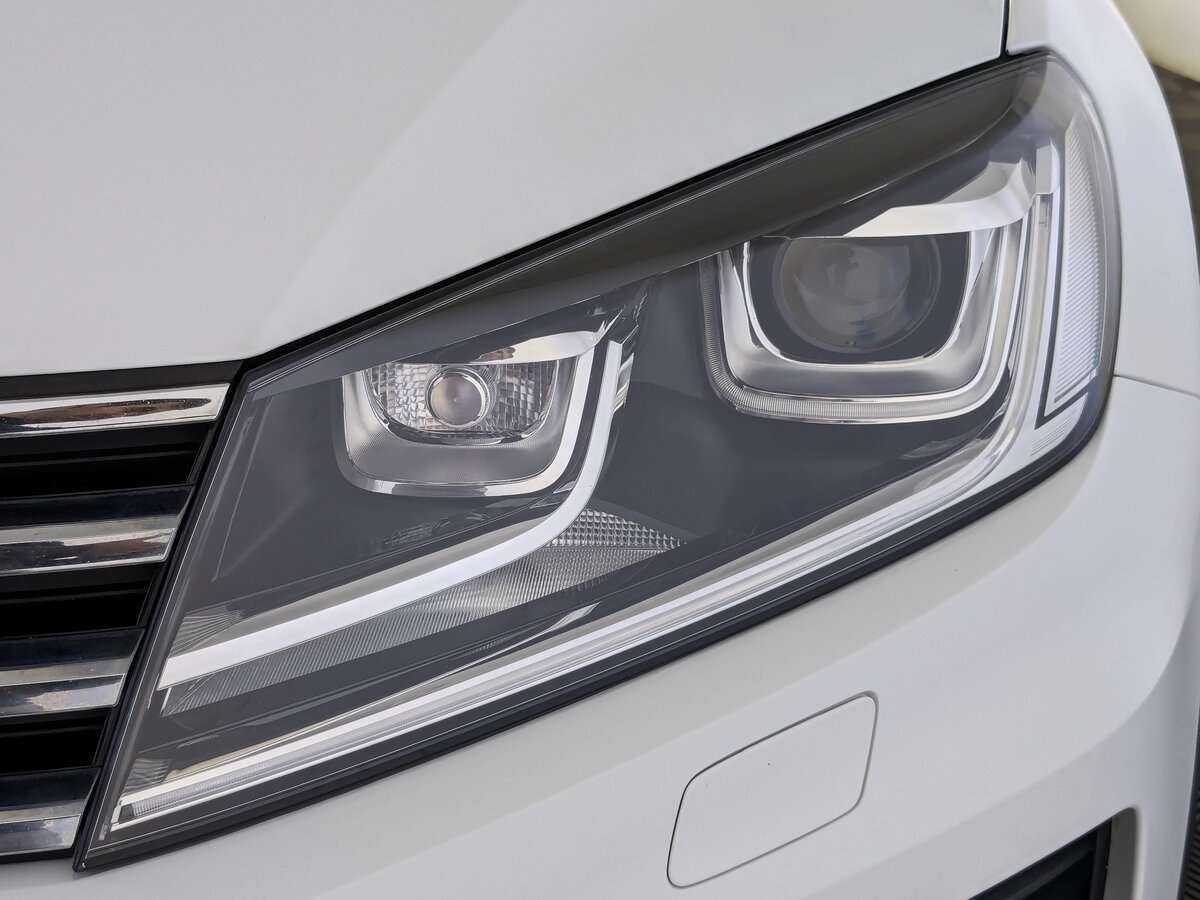 Volkswagen Touareg с пробегом — 2017 год. Фото: #10