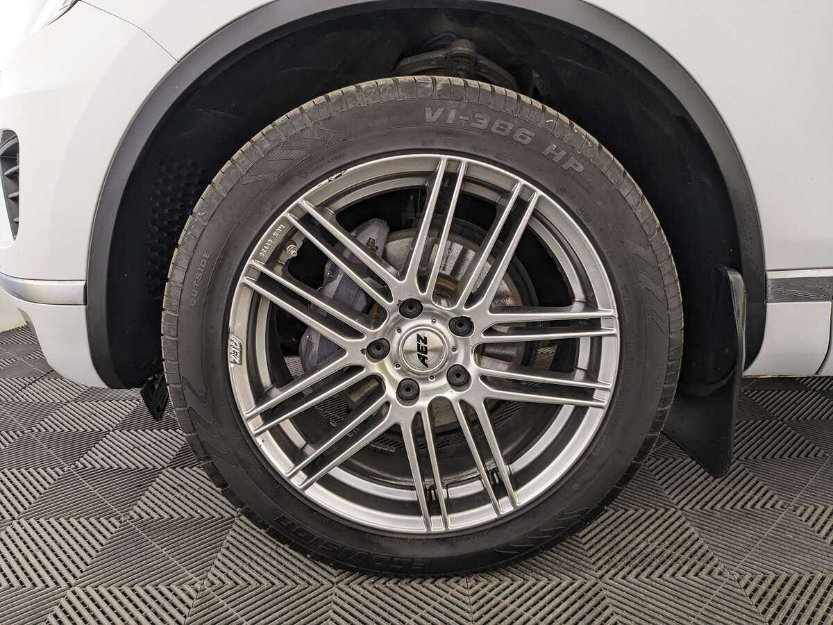 Volkswagen Touareg с пробегом — 2017 год. Фото: #11