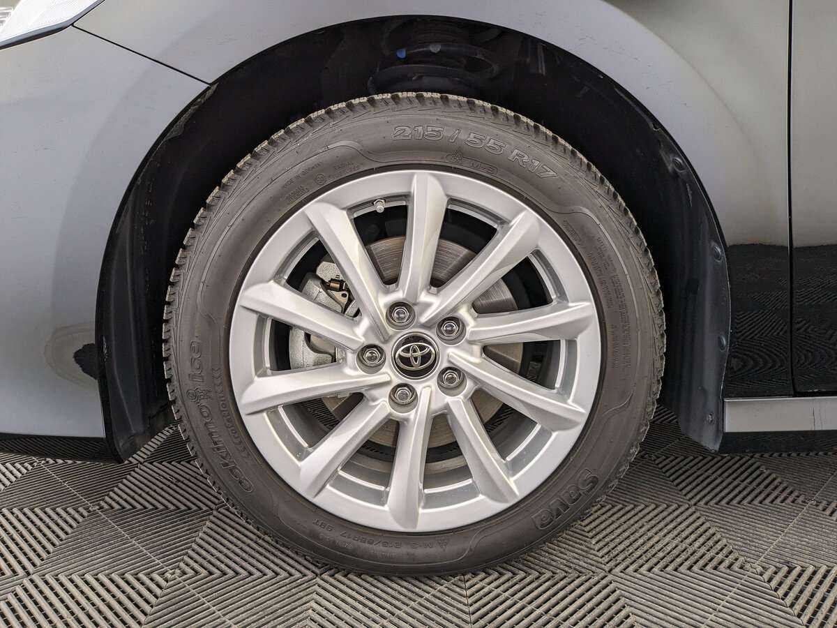 Toyota Camry с пробегом — 2021 год. Фото: #11