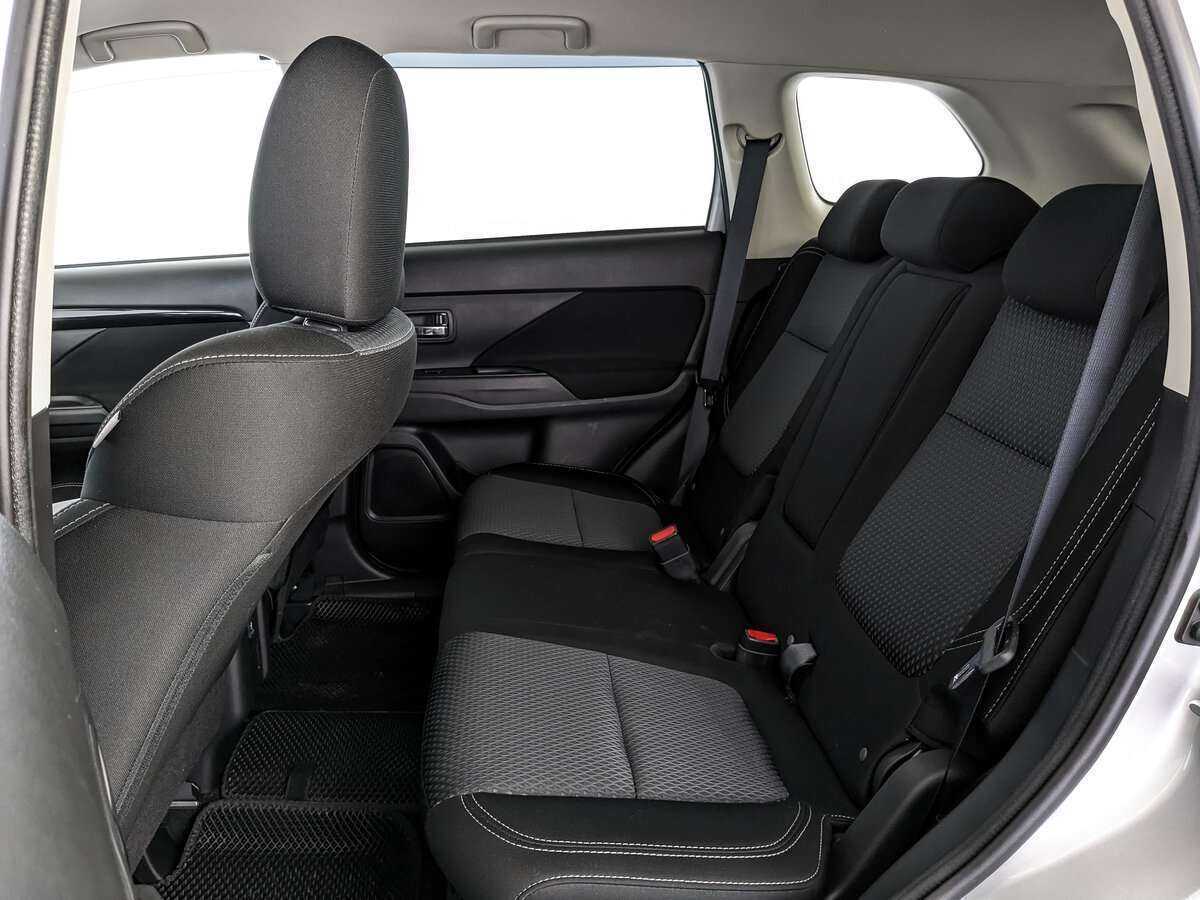 Mitsubishi Outlander с пробегом — 2020 год. Фото: #15