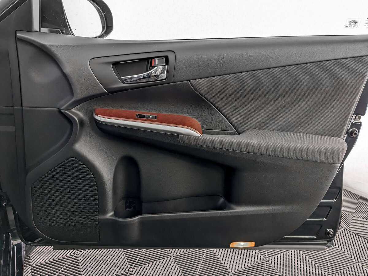 Toyota Camry с пробегом — 2013 год. Фото: #18