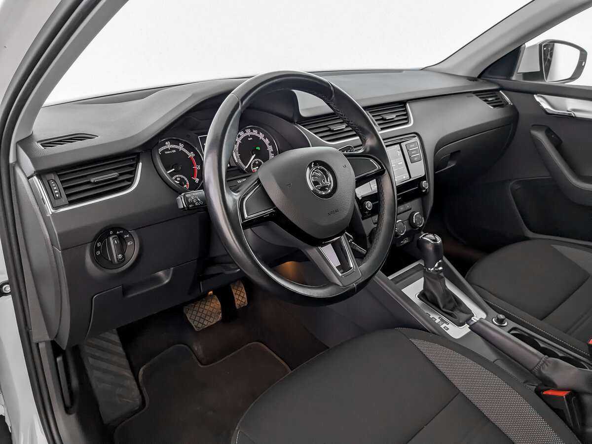 Skoda Octavia с пробегом — 2020 год. Фото: #13