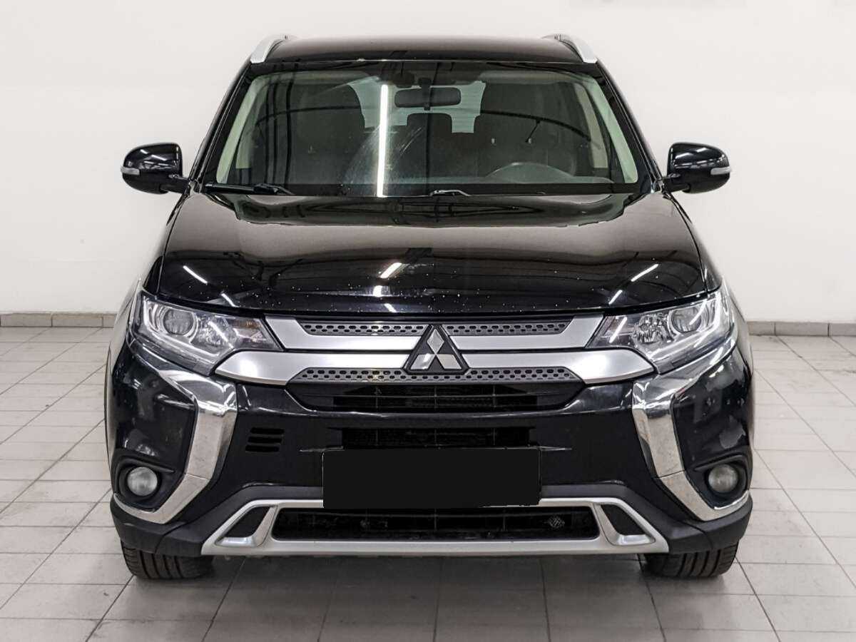 Mitsubishi Outlander с пробегом — 2020 год. Фото: #1