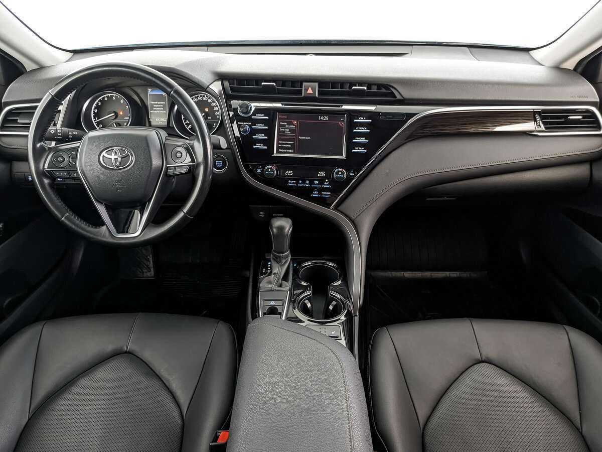 Toyota Camry с пробегом — 2019 год. Фото: #8