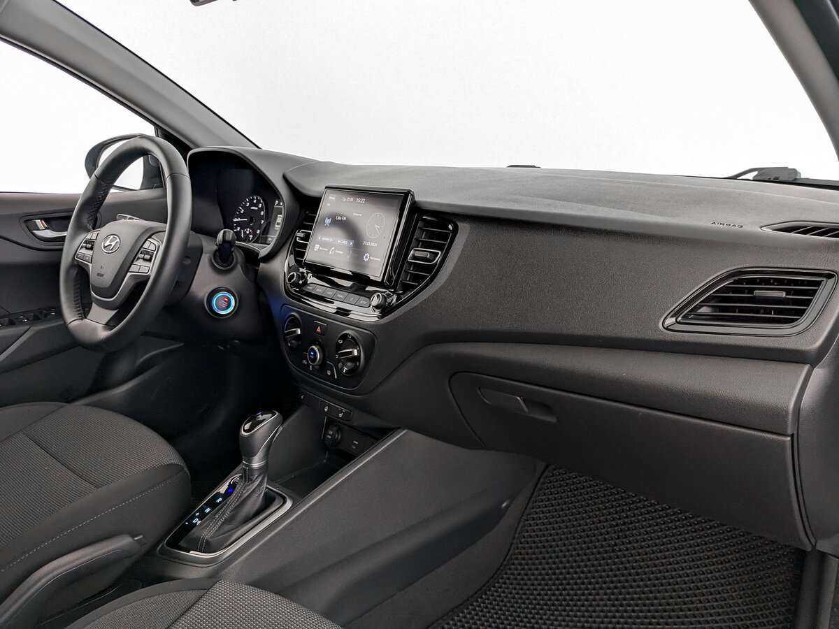 Hyundai Solaris с пробегом — 2022 год. Фото: #7