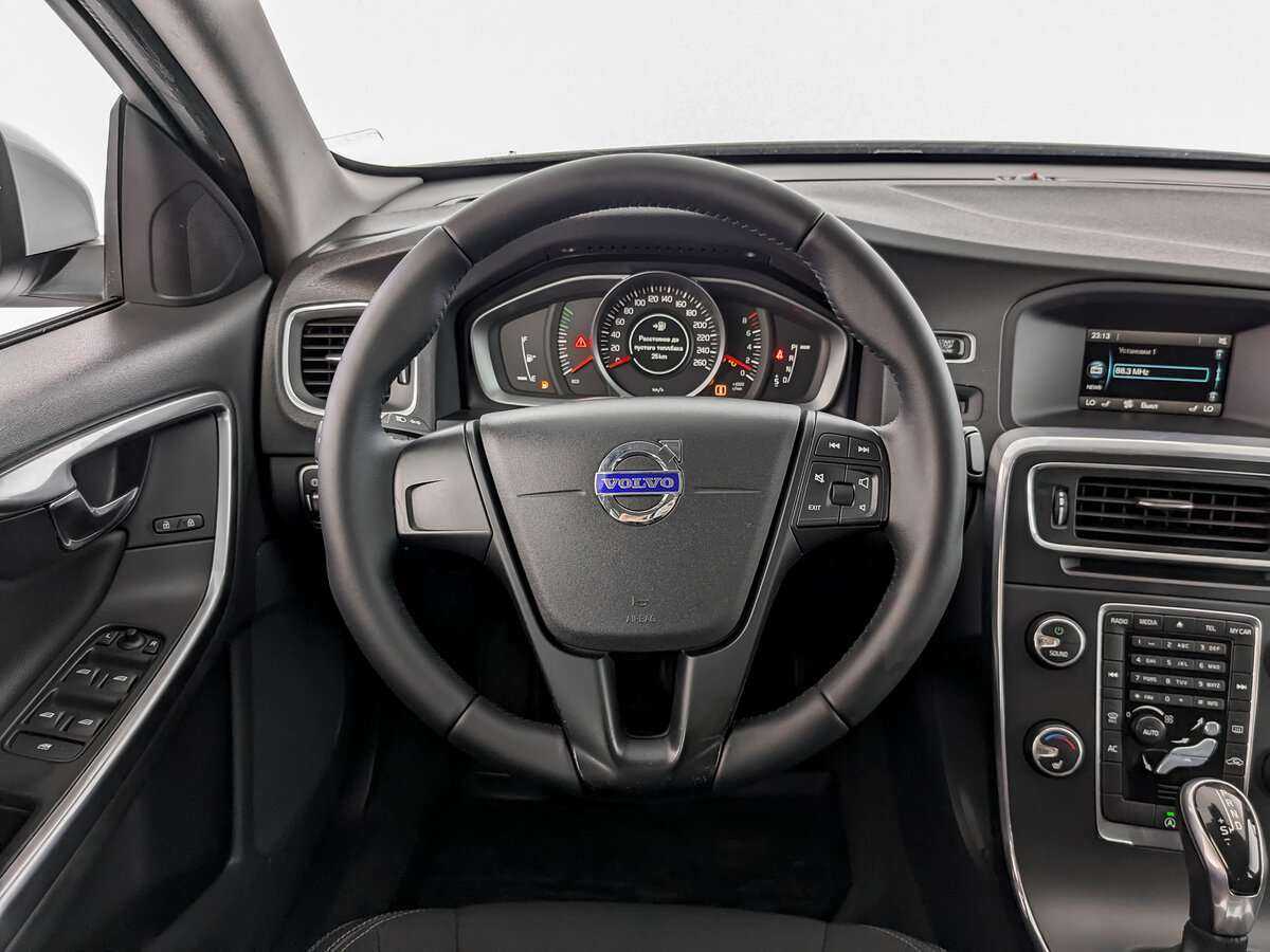 Volvo S60 с пробегом — 2015 год. Фото: #16