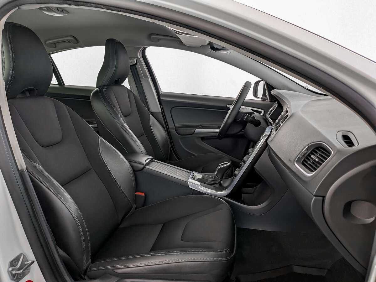 Volvo S60 с пробегом — 2015 год. Фото: #18