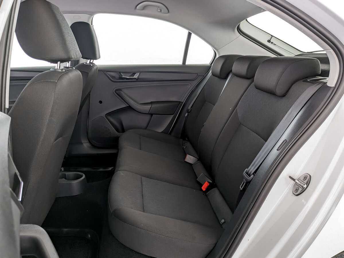 Skoda Rapid с пробегом — 2019 год. Фото: #9