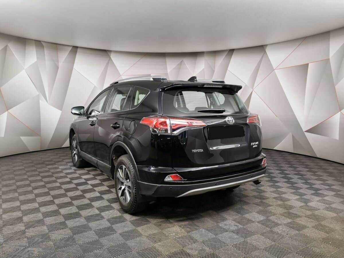 Toyota RAV4 с пробегом — 2018 год. Фото: #3