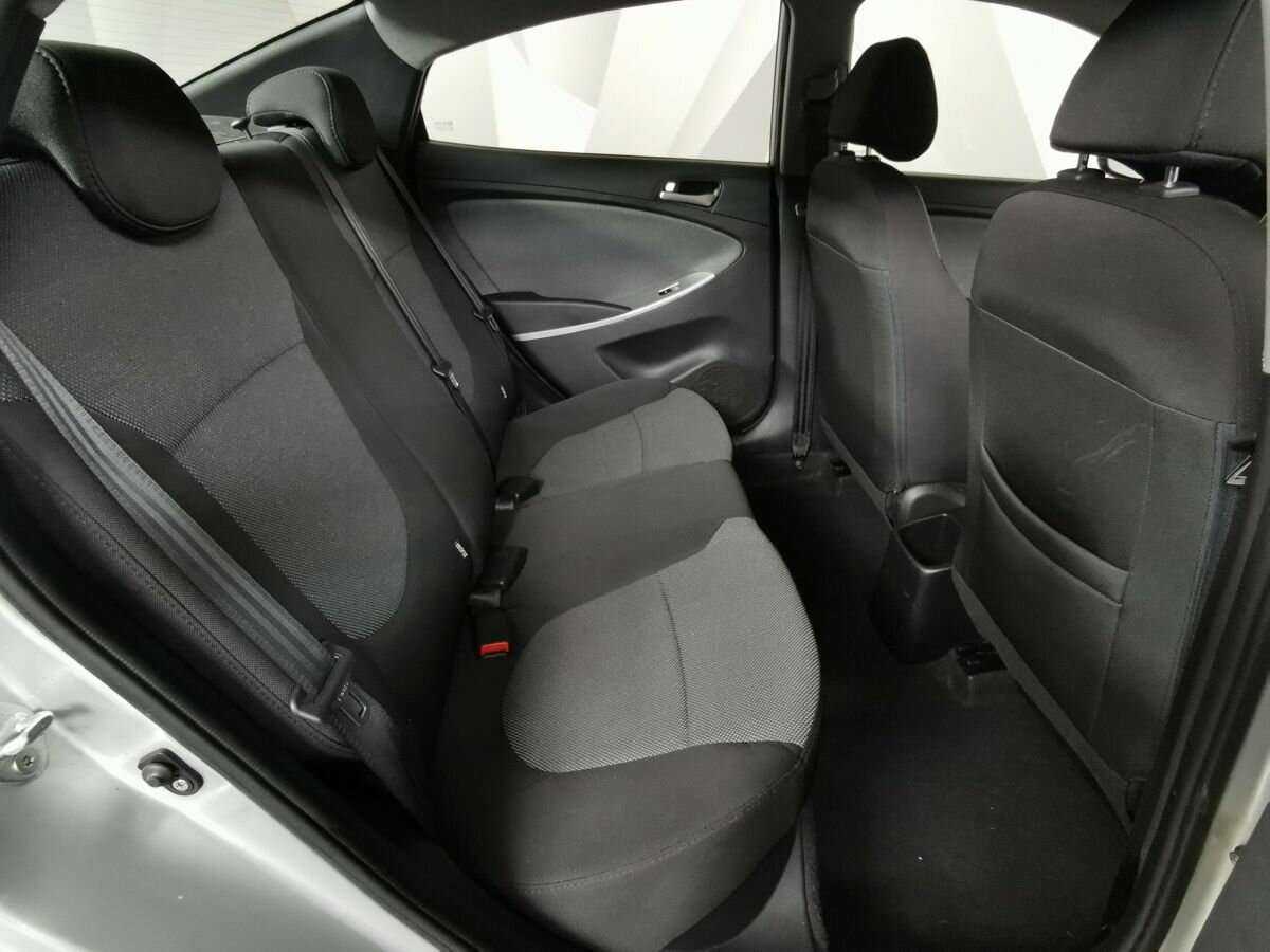 Hyundai Solaris с пробегом — 2014 год. Фото: #11