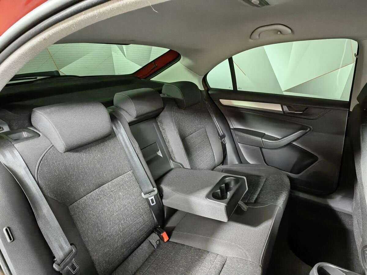 Skoda Rapid с пробегом — 2021 год. Фото: #12