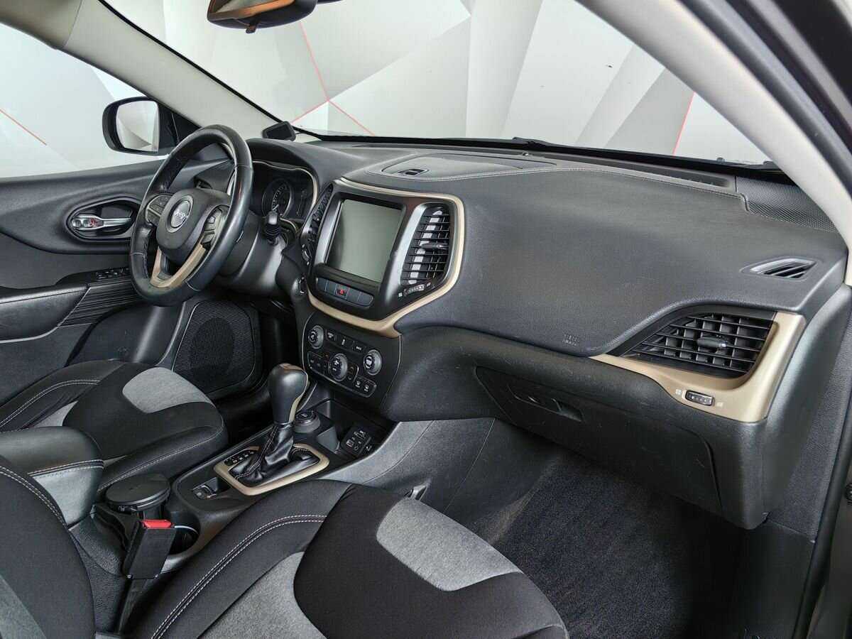 Jeep Cherokee с пробегом — 2014 год. Фото: #8