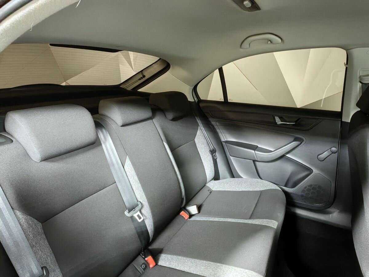 Skoda Rapid с пробегом — 2021 год. Фото: #12