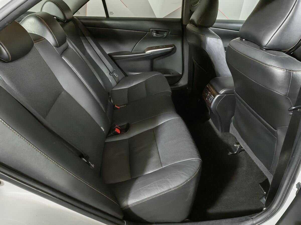 Toyota Camry с пробегом — 2017 год. Фото: #11