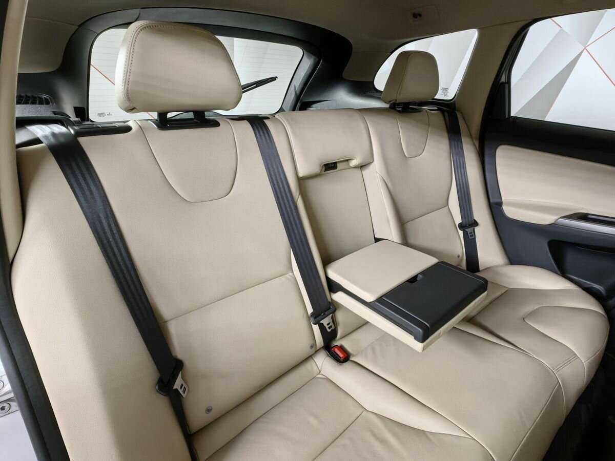 Volvo XC60 с пробегом — 2014 год. Фото: #12