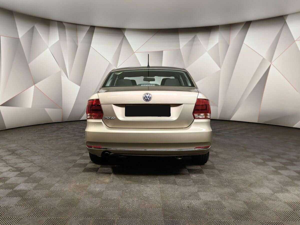 Volkswagen Polo с пробегом — 2016 год. Фото: #7