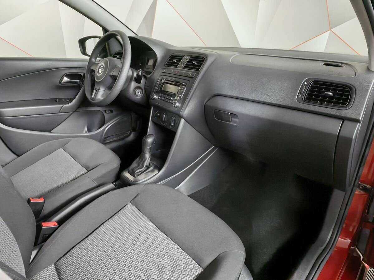 Volkswagen Polo с пробегом — 2012 год. Фото: #8