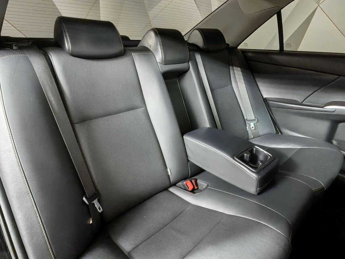 Toyota Camry с пробегом — 2017 год. Фото: #12