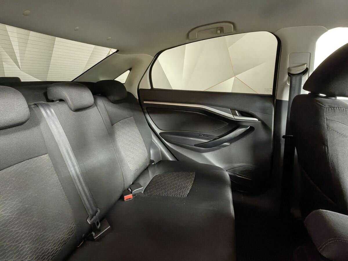 Lada (ВАЗ) Vesta с пробегом — 2018 год. Фото: #11